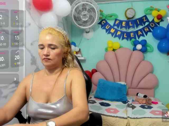 noelia-milf19 webcam