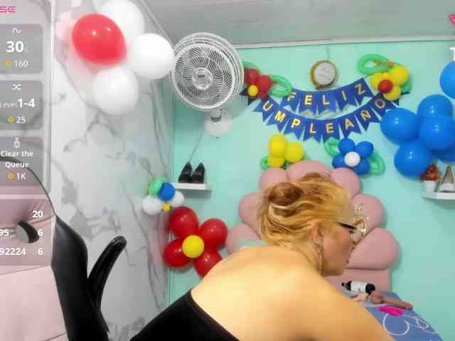 noelia-milf19 webcam