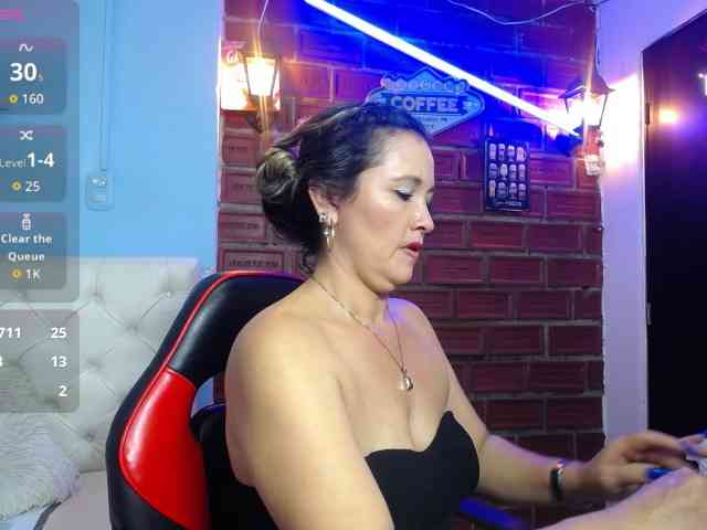 noelia-milf19 webcam