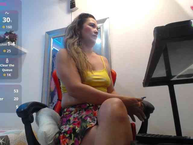 noelia-milf19 webcam