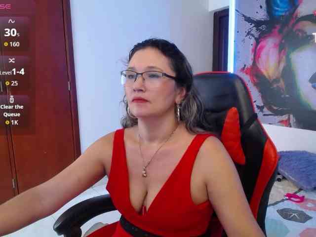 noelia-milf19 webcam