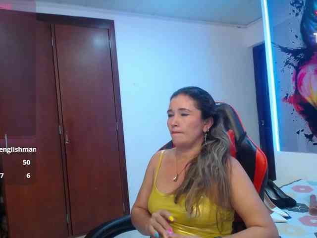 noelia-milf19 webcam
