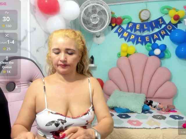 noelia-milf19 webcam