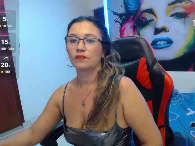 noelia-milf19 webcam