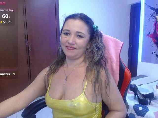 noelia-milf19 webcam