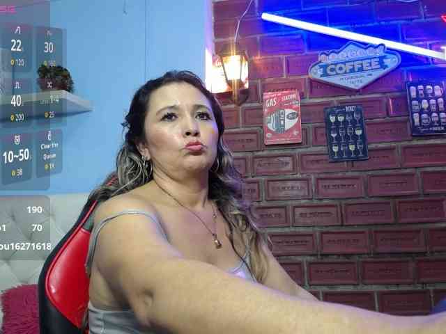 noelia-milf19 webcam