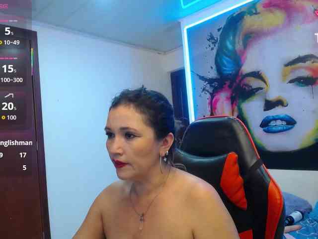 noelia-milf19 webcam