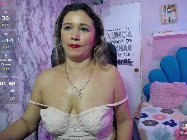 noelia-milf19 webcam