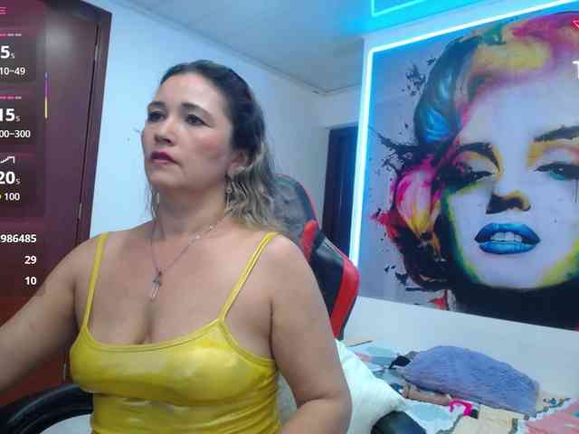 noelia-milf19 webcam