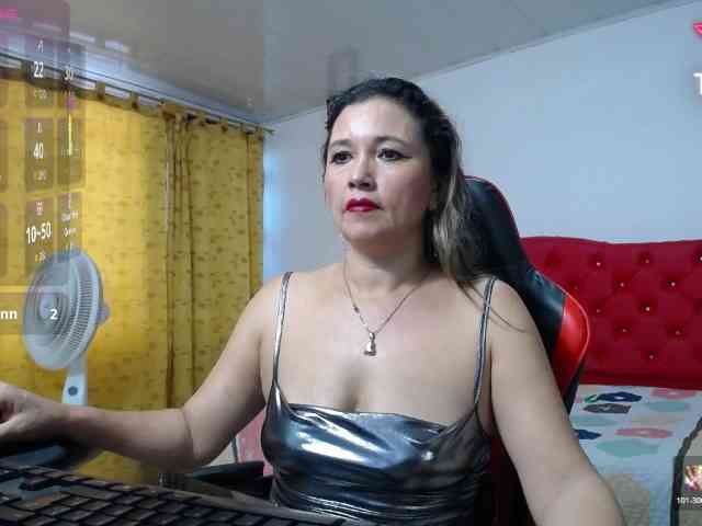 noelia-milf19 webcam