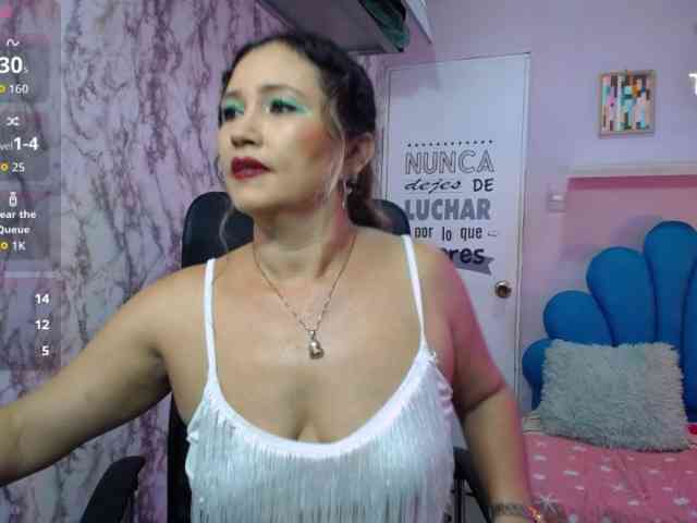 noelia-milf19 webcam