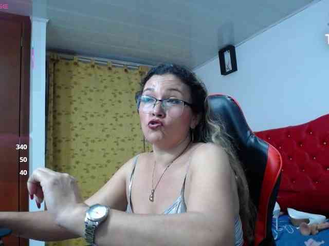noelia-milf19 webcam