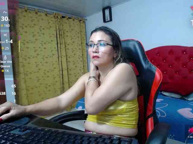 noelia-milf19 webcam