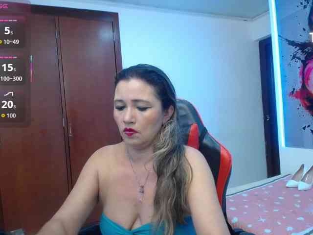noelia-milf19 webcam