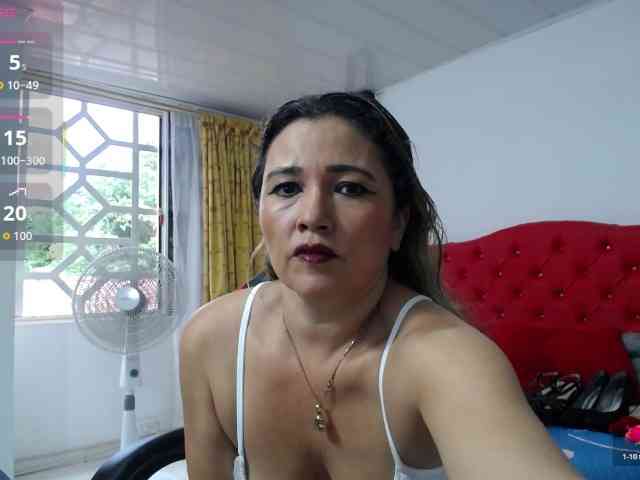 noelia-milf19 webcam
