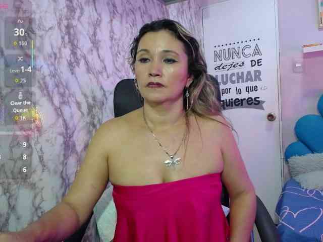 noelia-milf19 webcam