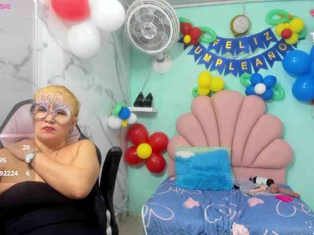 noelia-milf19 webcam