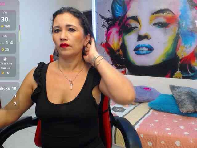 noelia-milf19 webcam