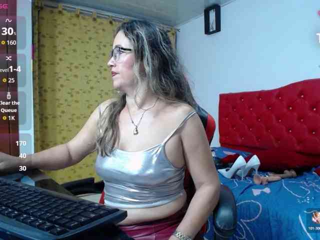 noelia-milf19 webcam