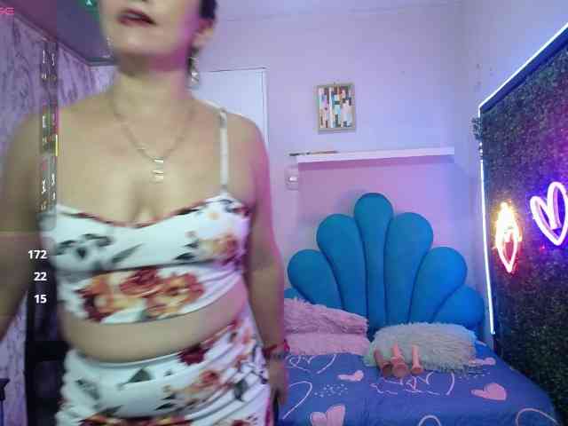 noelia-milf19 webcam