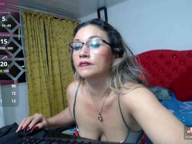 noelia-milf19 webcam