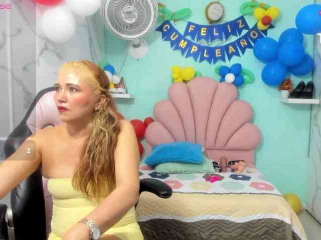noelia-milf19 webcam