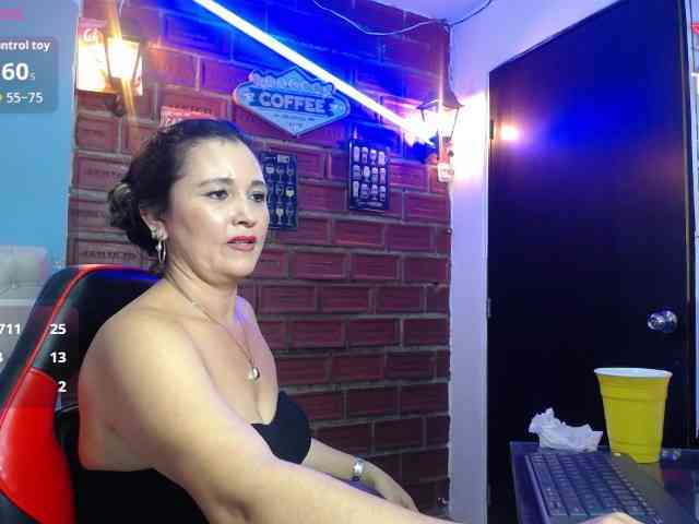 noelia-milf19 webcam
