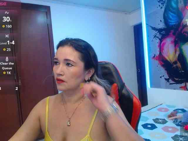 noelia-milf19 webcam