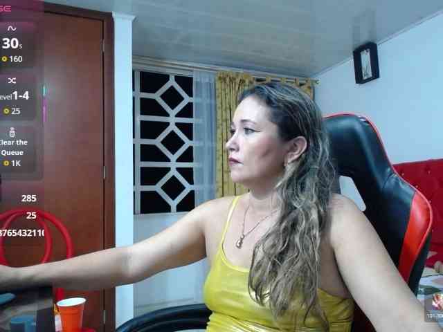 noelia-milf19 webcam