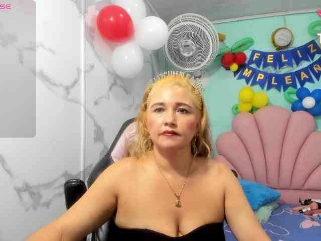 noelia-milf19 webcam