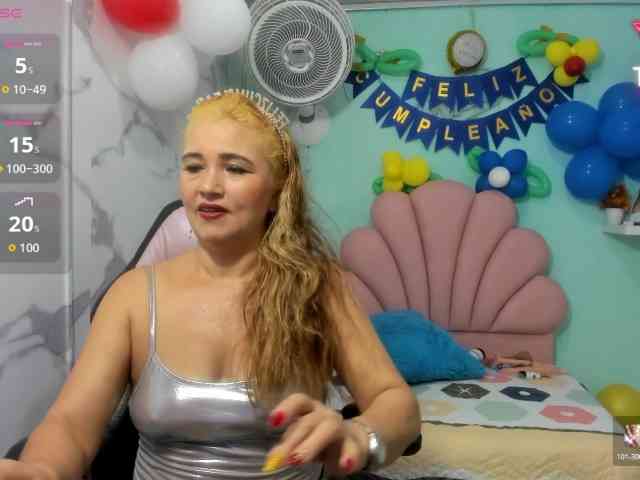 noelia-milf19 webcam