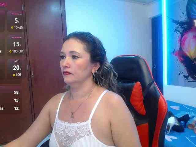 noelia-milf19 webcam