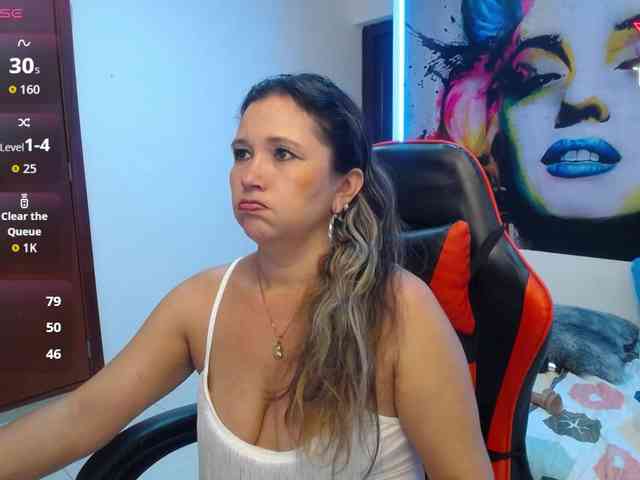 noelia-milf19 webcam