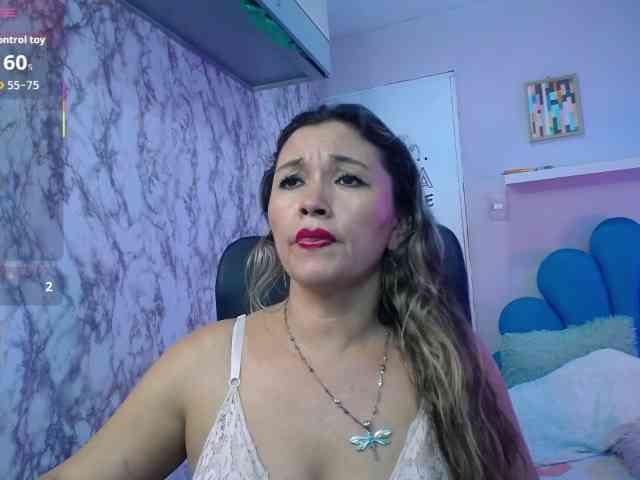 noelia-milf19 webcam