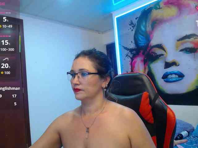 noelia-milf19 webcam