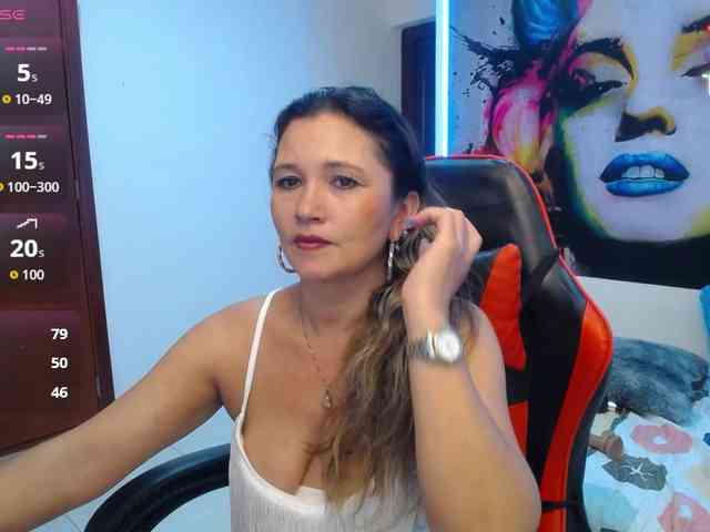 noelia-milf19 webcam