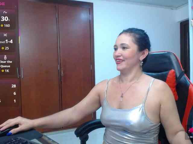 noelia-milf19 webcam