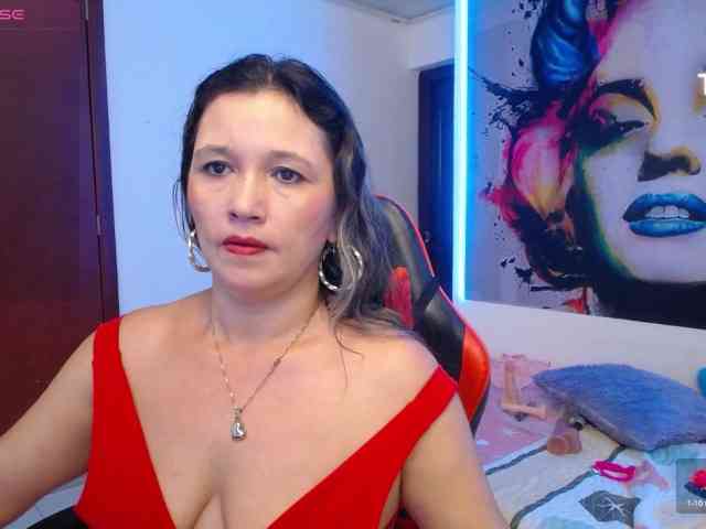 noelia-milf19 webcam
