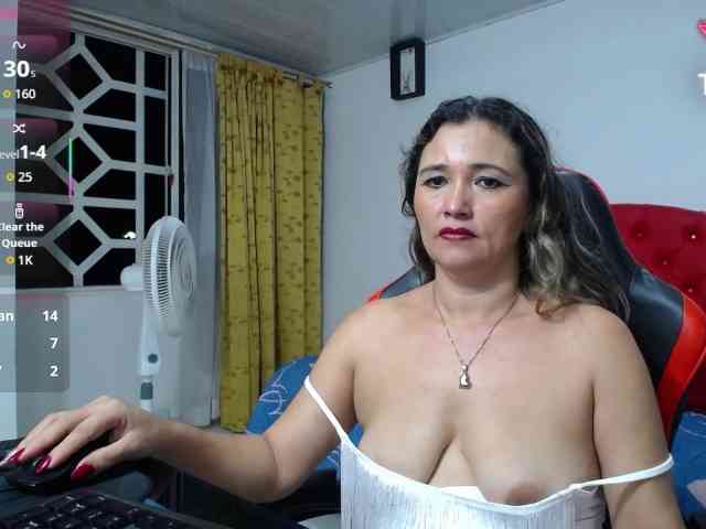 noelia-milf19 webcam