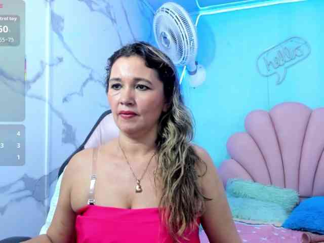noelia-milf19 webcam