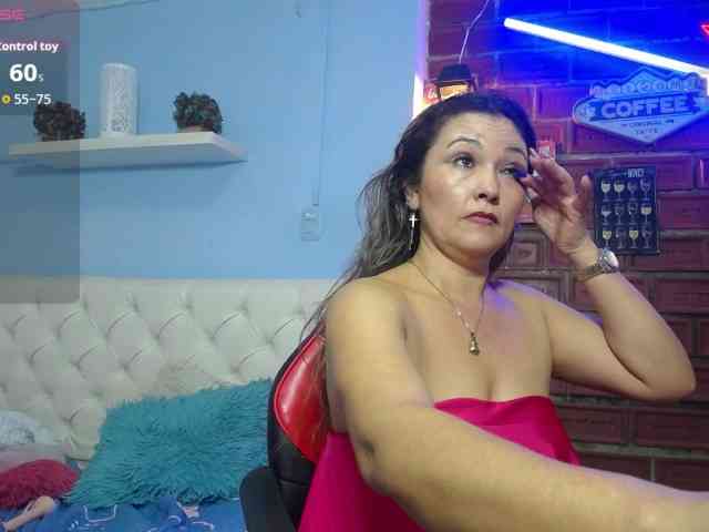 noelia-milf19 webcam