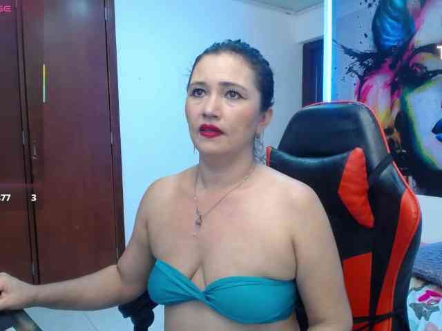 noelia-milf19 webcam