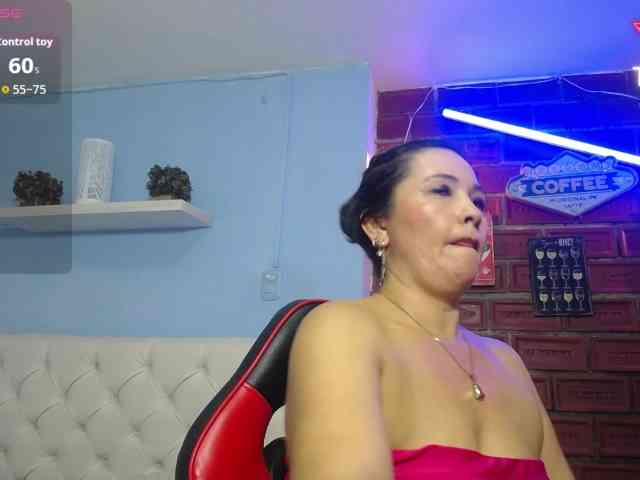 noelia-milf19 webcam