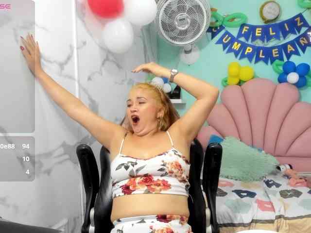noelia-milf19 webcam