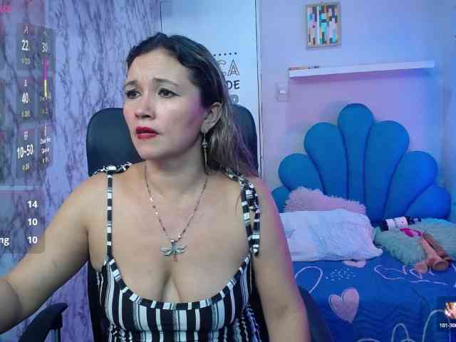 noelia-milf19 webcam