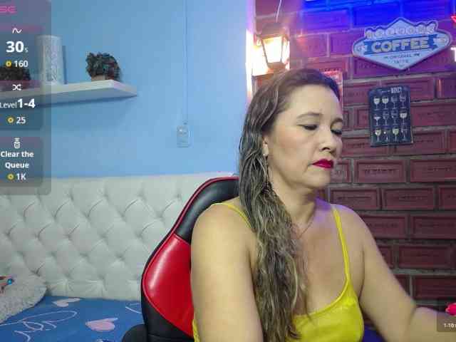 noelia-milf19 webcam