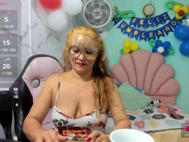noelia-milf19 webcam