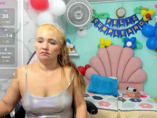 noelia-milf19 webcam
