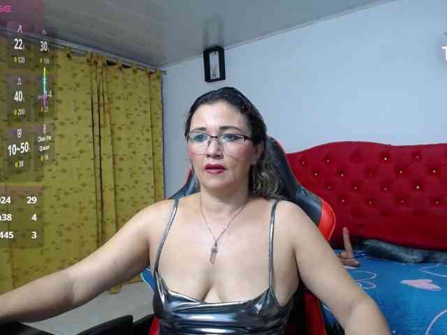 noelia-milf19 webcam