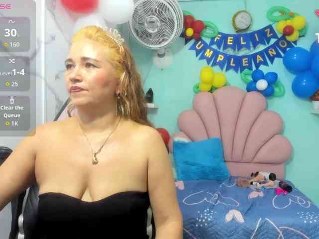 noelia-milf19 webcam